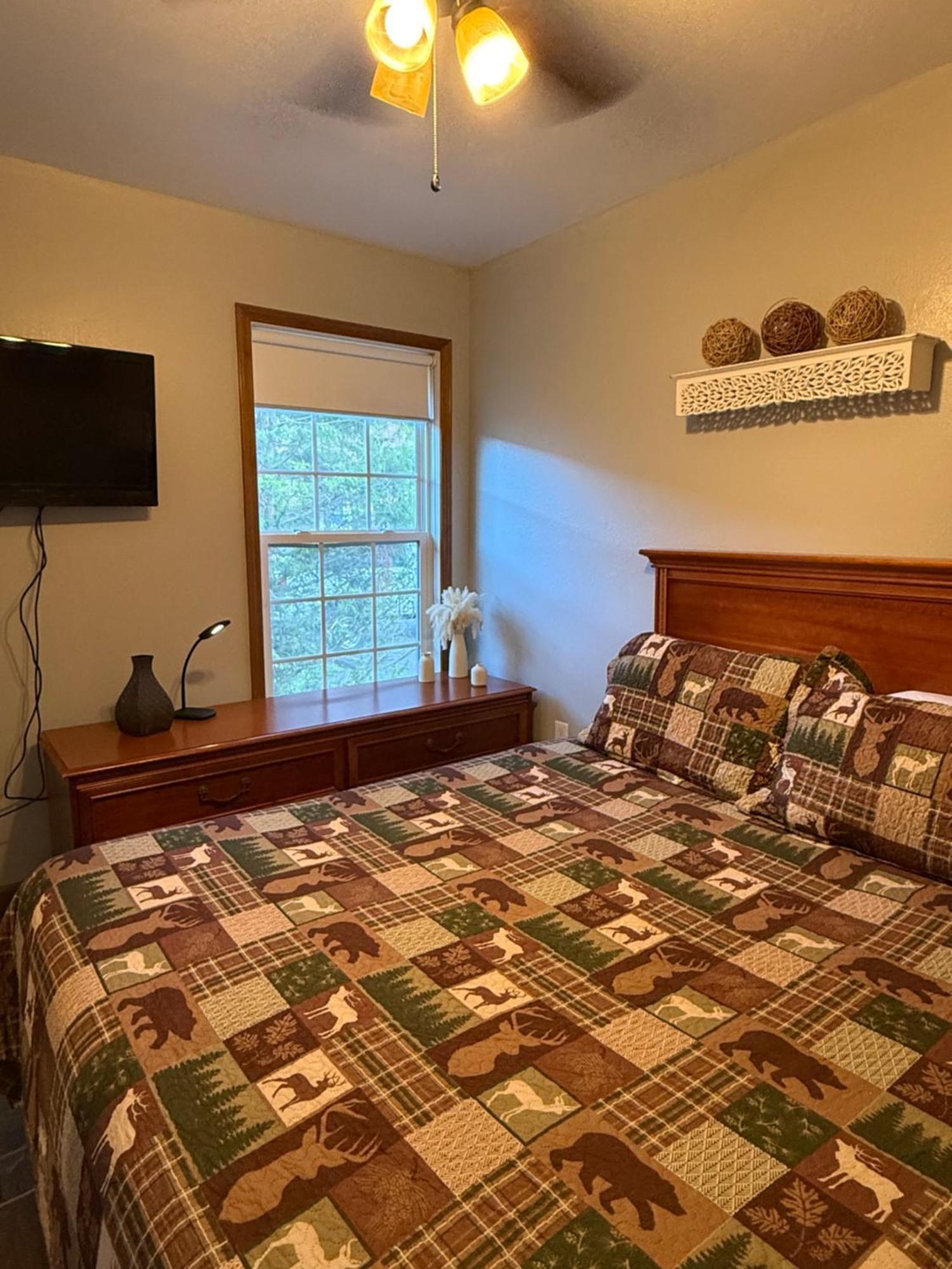 Whittier Qualla Cabins And Motel Cherokee Near Casino מראה חיצוני תמונה