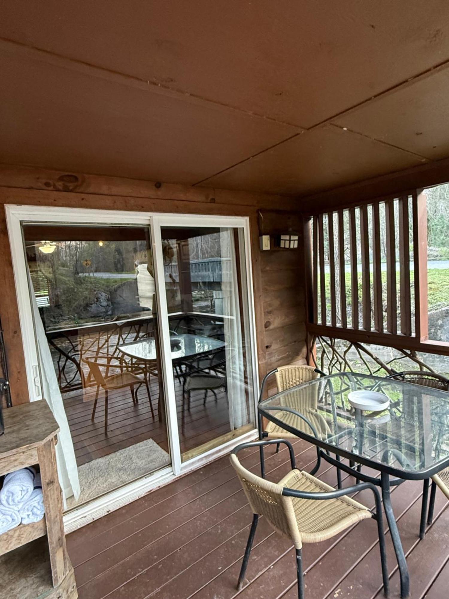 Whittier Qualla Cabins And Motel Cherokee Near Casino מראה חיצוני תמונה