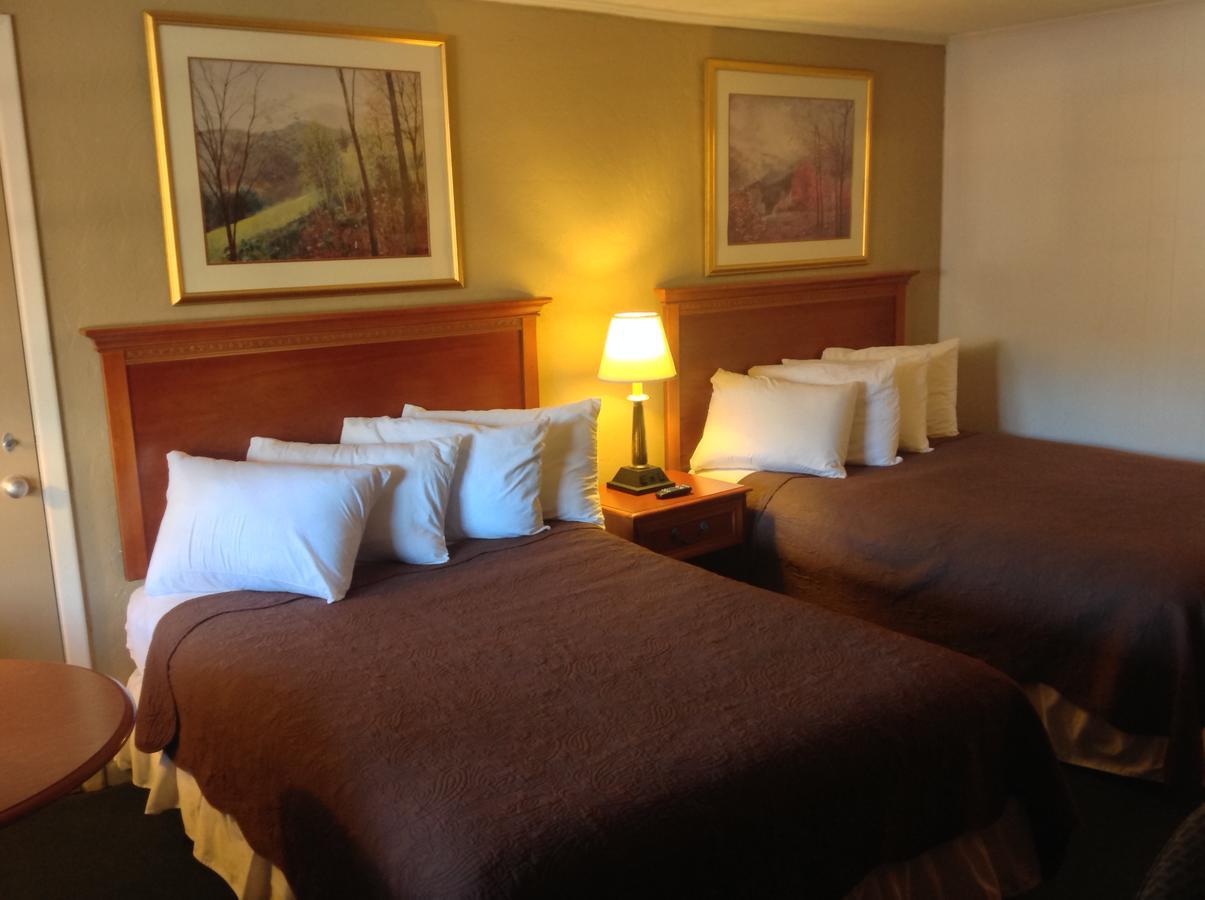 Whittier Qualla Cabins And Motel Cherokee Near Casino מראה חיצוני תמונה