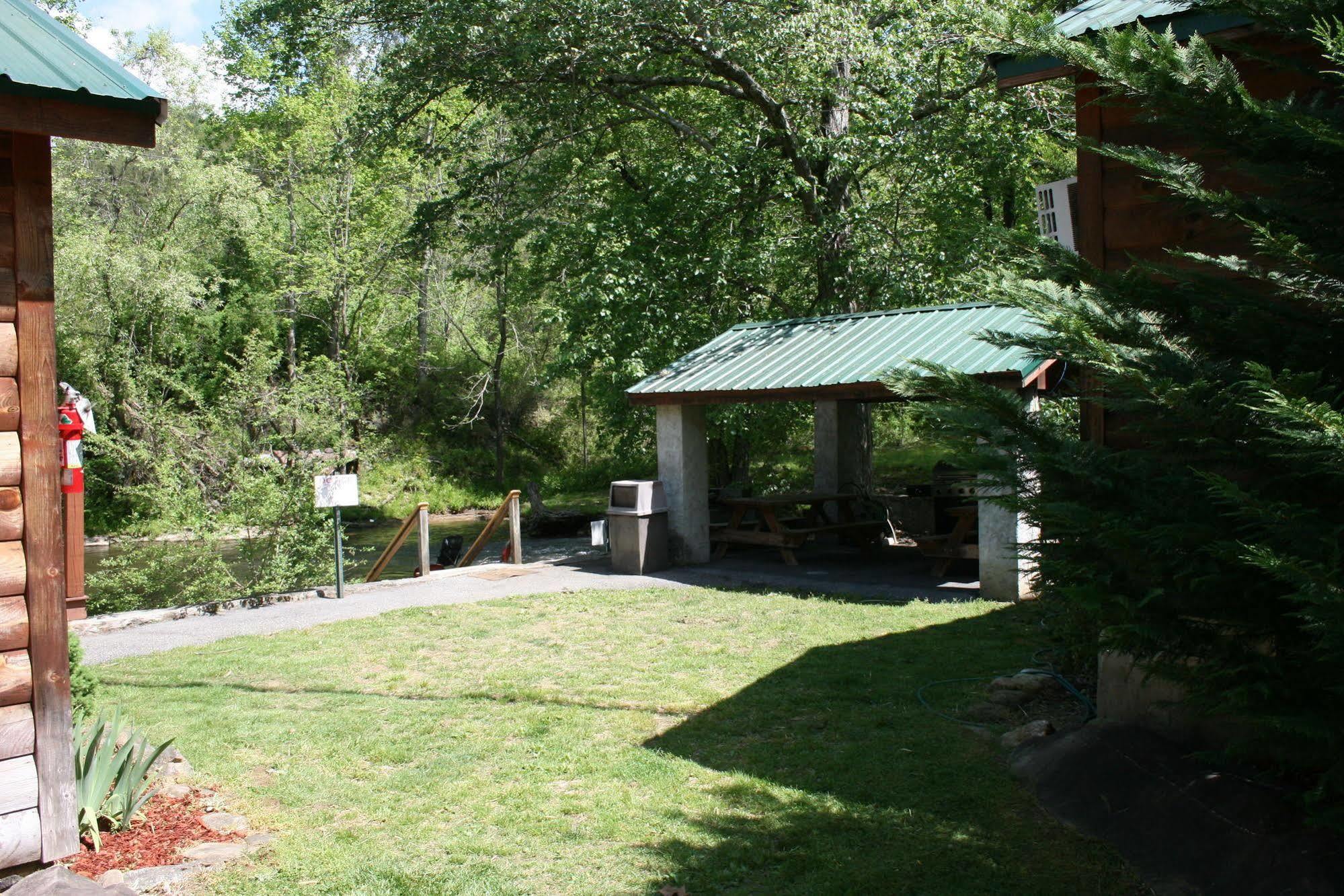 Whittier Qualla Cabins And Motel Cherokee Near Casino מראה חיצוני תמונה