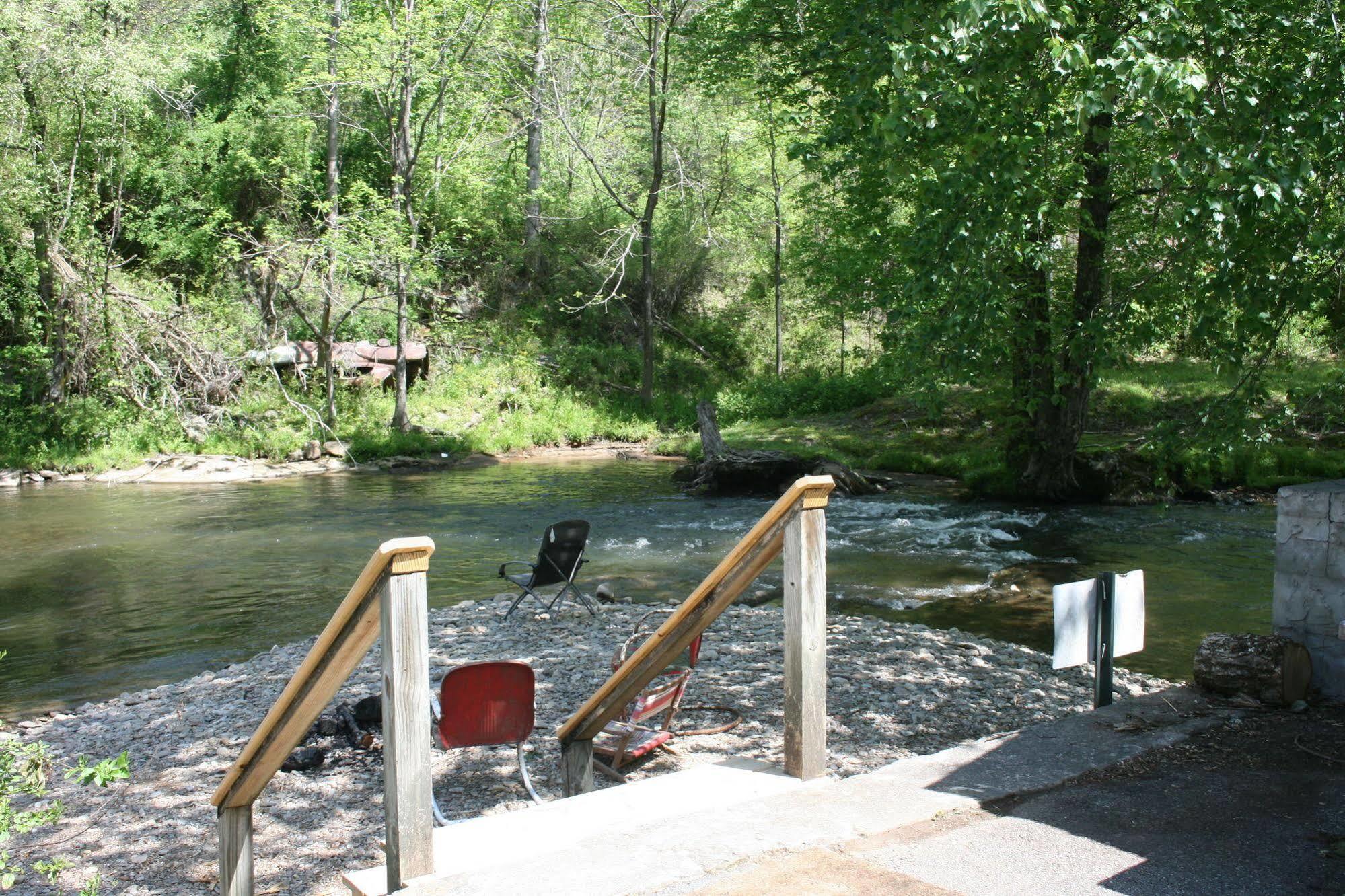 Whittier Qualla Cabins And Motel Cherokee Near Casino מראה חיצוני תמונה