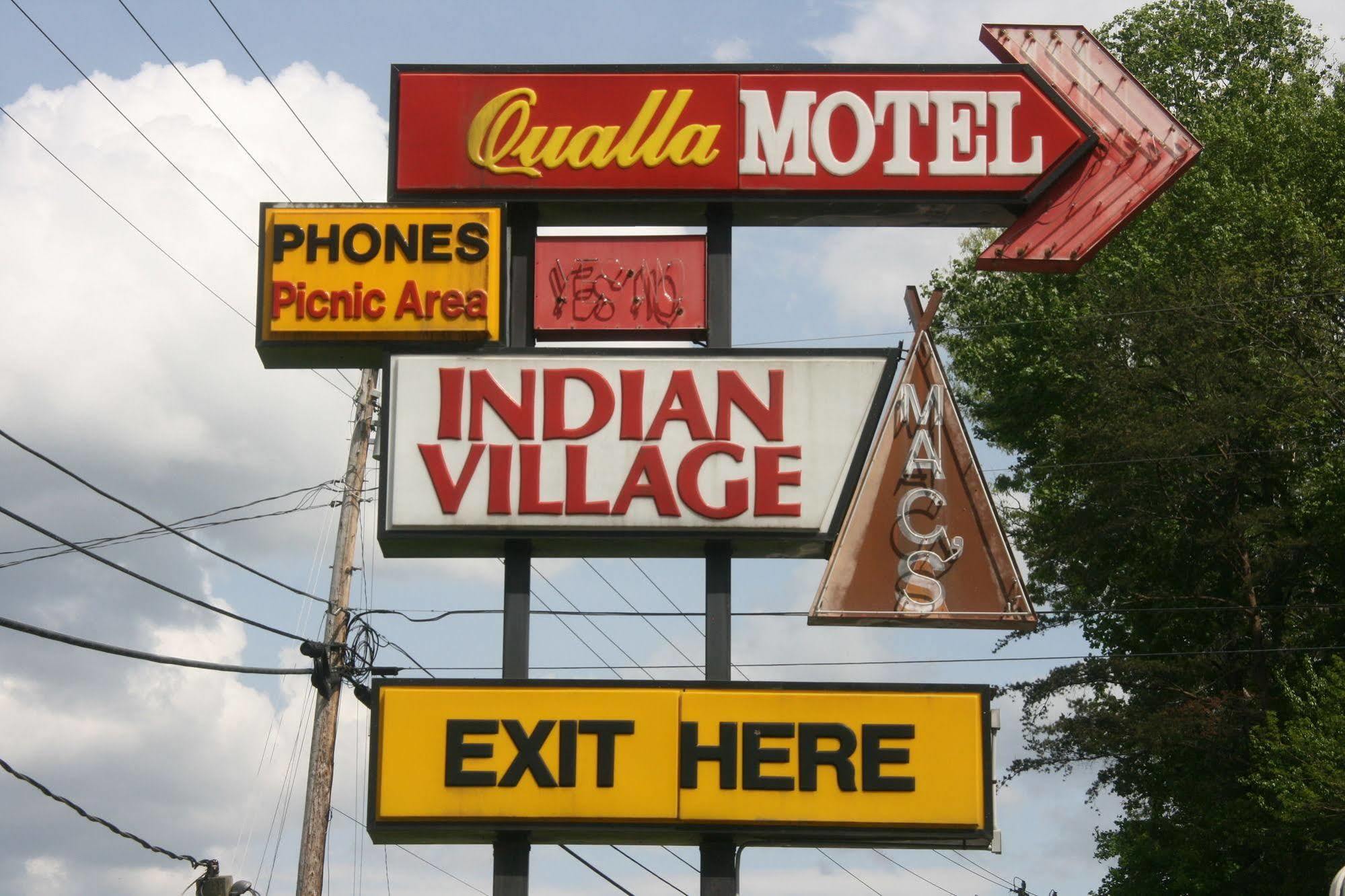 Whittier Qualla Cabins And Motel Cherokee Near Casino מראה חיצוני תמונה