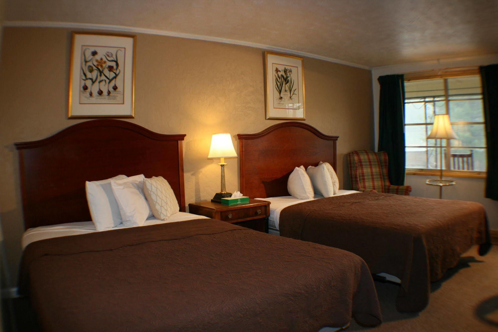 Whittier Qualla Cabins And Motel Cherokee Near Casino מראה חיצוני תמונה